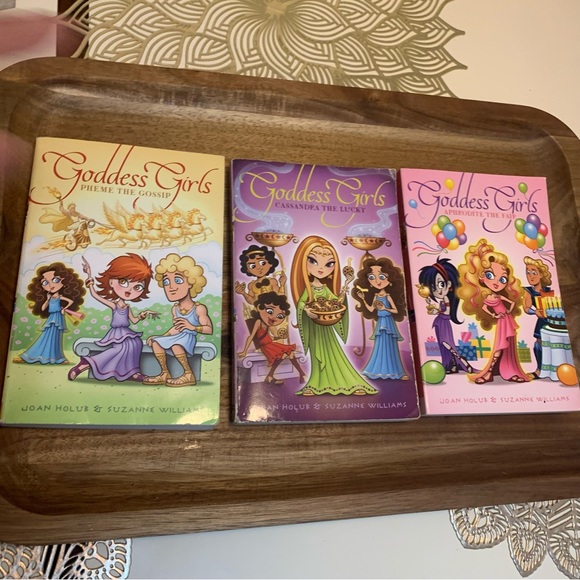 Goddess Girls Book Bundle - Picture 4 of 8